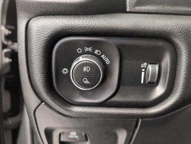 2023 RAM 1500 Big Horn Crew Cab 4x4 5'7" Box