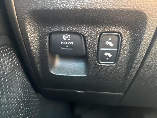 2020 RAM 1500 Big Horn Crew Cab 4x4 5'7" Box