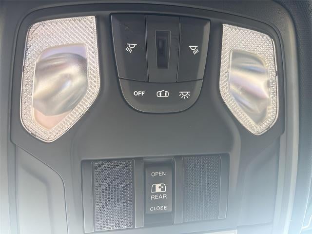 2020 RAM 1500 Big Horn Crew Cab 4x4 5'7" Box