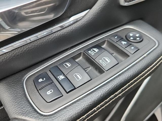 2023 RAM 1500 Laramie Crew Cab 4x4 5'7" Box