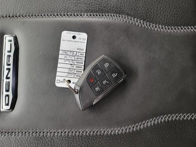 2025 GMC Yukon XL Denali