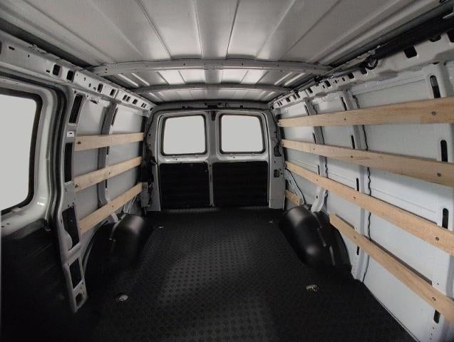 2025 GMC Savana Cargo Base