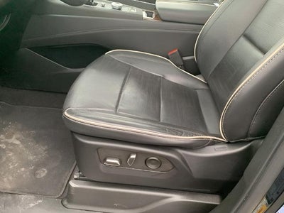 2022 Cadillac Escalade ESV Premium Luxury