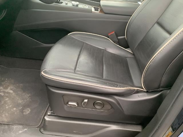 2022 Cadillac Escalade ESV Premium Luxury