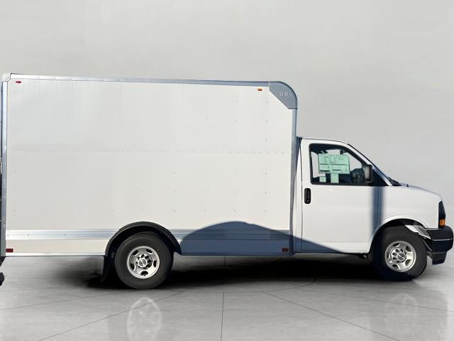 2025 Chevrolet Express Cutaway 3500 Base