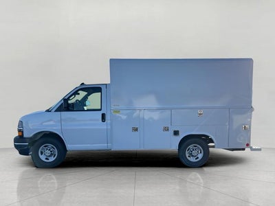 2025 Chevrolet Express Cutaway 3500 Base