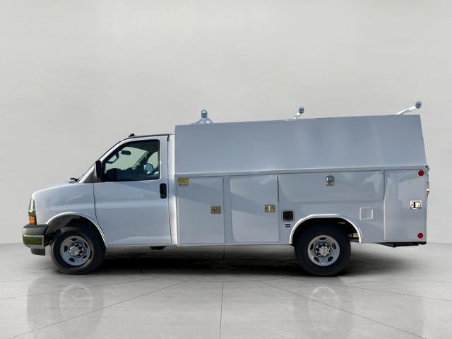 2025 Chevrolet Express Cutaway 3500 Base