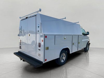 2025 Chevrolet Express Cutaway 3500 Base