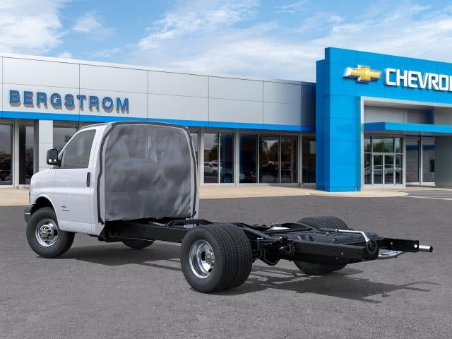 2026 Chevrolet Express Cutaway 3500 Base