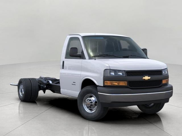 2026 Chevrolet Express Cutaway 3500 Base