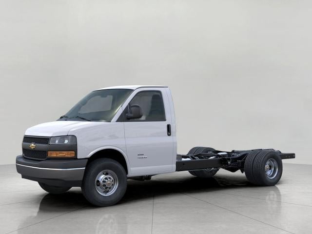 2026 Chevrolet Express Cutaway 3500 Base