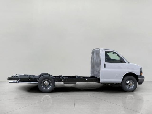 2026 Chevrolet Express Cutaway 3500 Base