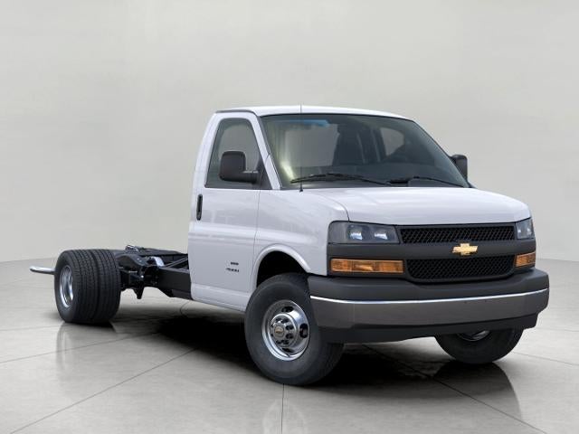 2026 Chevrolet Express Cutaway 3500 Base