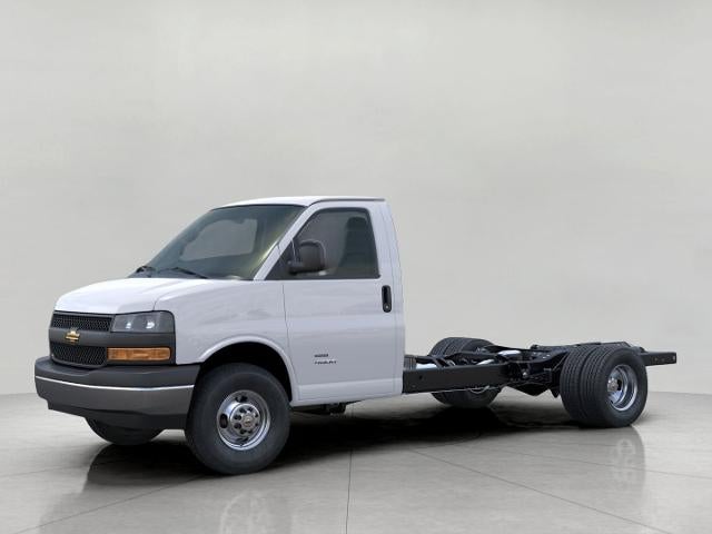 2026 Chevrolet Express Cutaway 3500 Base