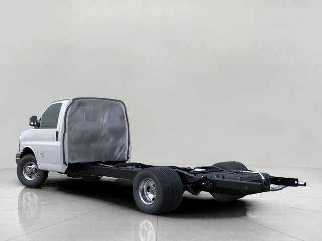 2025 Chevrolet Express Cutaway 3500 Base