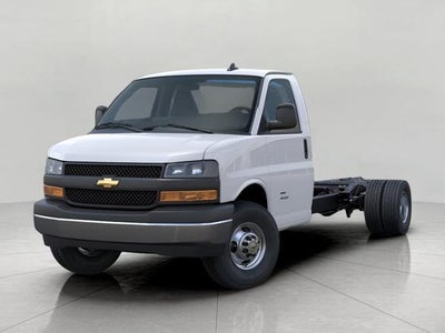 2025 Chevrolet Express Cutaway 3500 Base