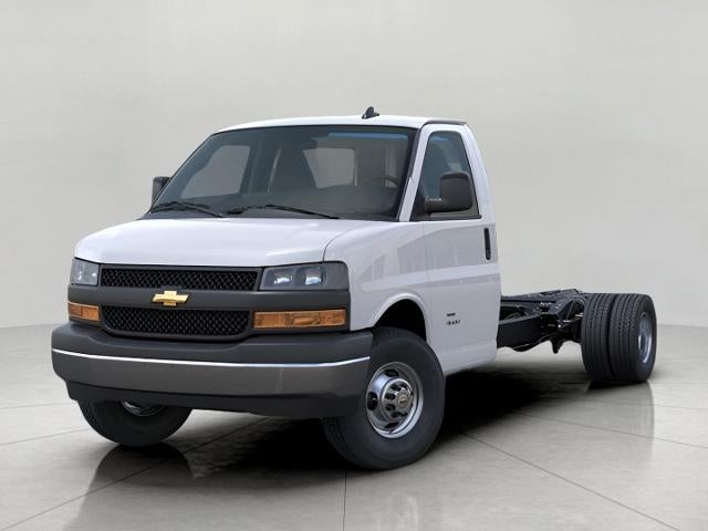2025 Chevrolet Express Cutaway 3500 Base