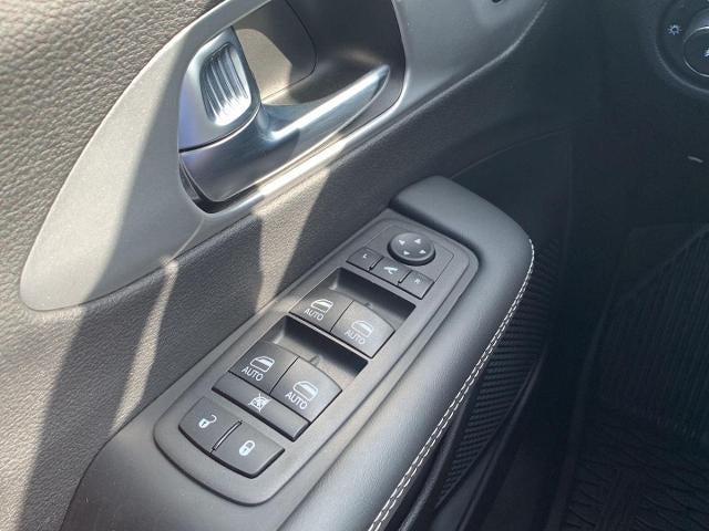 2025 Chrysler Pacifica Limited AWD