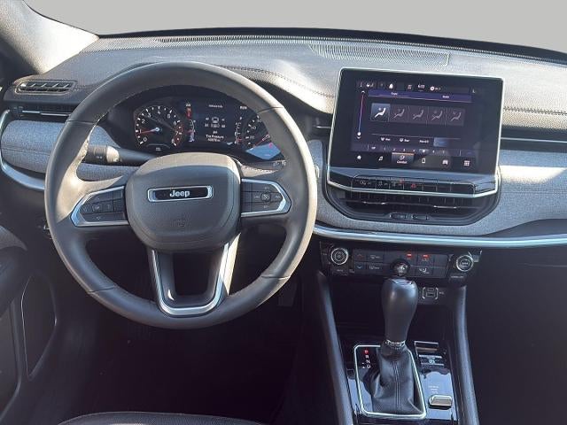 2023 Jeep Compass Latitude Lux FWD