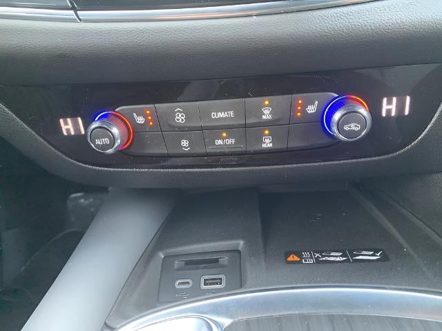 2024 Buick Enclave Essence