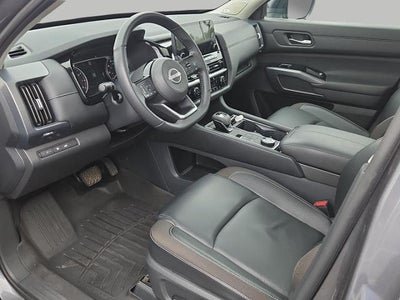 2024 Nissan Pathfinder SL 4WD
