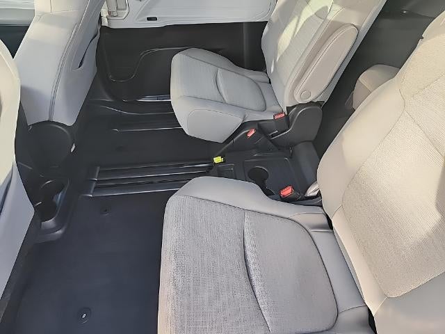 2025 Toyota Sienna LE