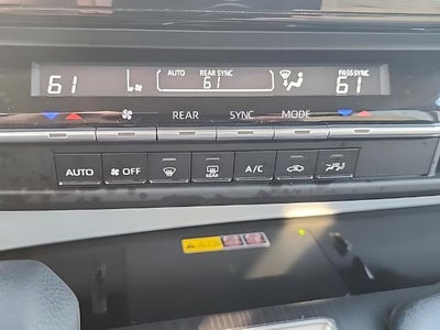 2025 Toyota Sienna LE