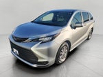 2025 Toyota Sienna LE