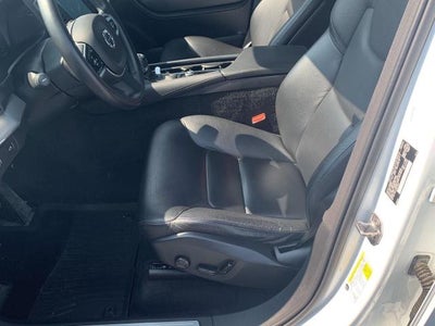 2019 Volvo XC90 T6 Momentum